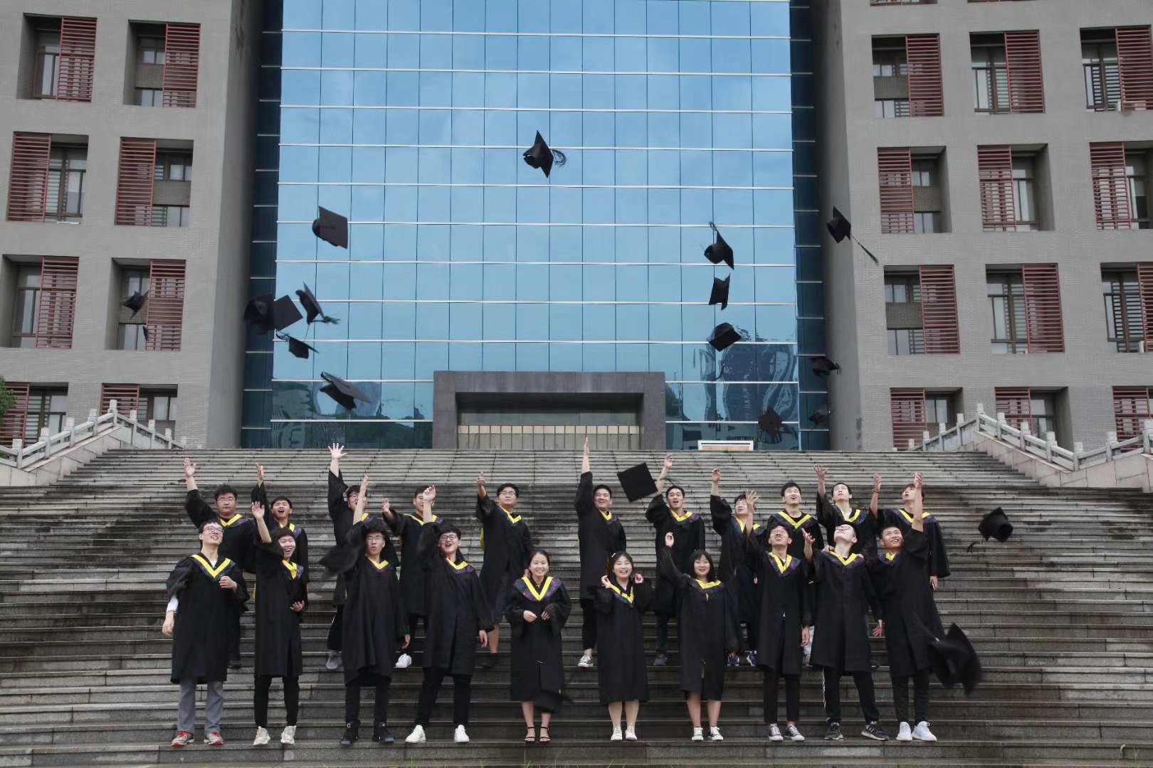 55足球直播
2020届毕业生合影